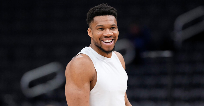 PG电子官网-雄鹿总经理：字母哥不能上场是纯健康原因 与选秀权、重建无关|吉安尼斯·安特托孔波|乔恩-霍斯特|扬尼斯-阿德托昆博|密尔沃基雄鹿队|nba_新浪体育_新浪新闻